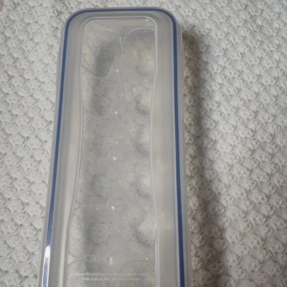 Lock & Lock Storage 12 Count Egg Container Tray - Picture 1 of 4